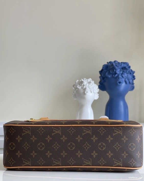 WIS VUITTON CITE LOUIS 0206